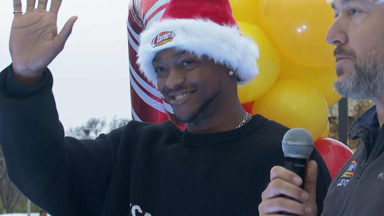 Kings PG De’Aaron Fox partners with Raising Cane’s to donate 100 ...