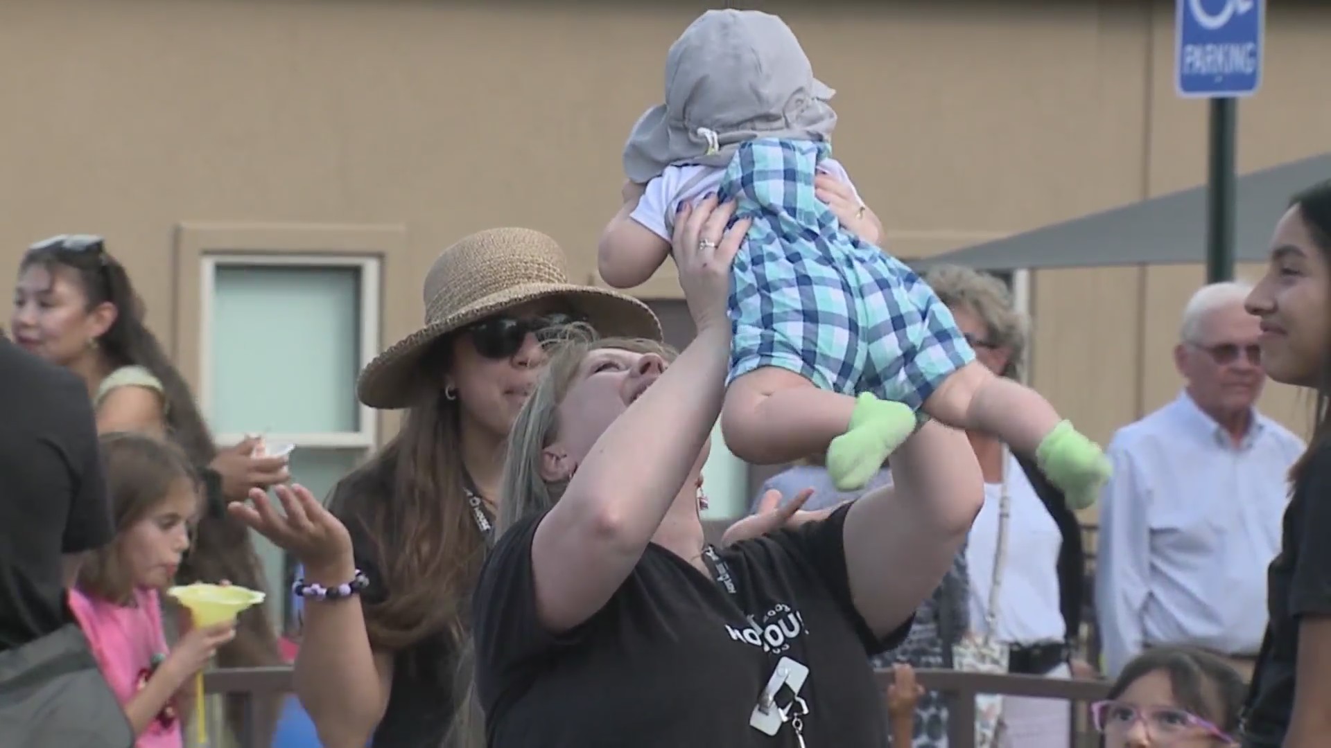 New center in Arvada will help teen moms with child care – FOX31 Denver
