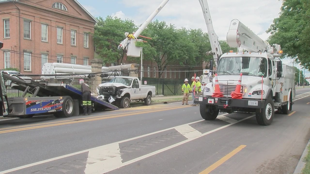 Pickup truck crashes into utility pole in Watervliet – NEWS10 ABC