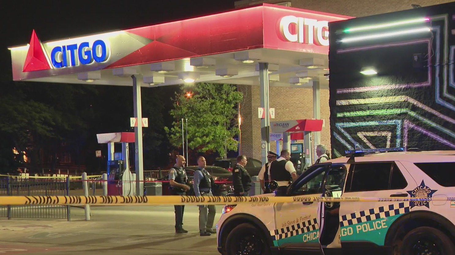Teen boy among 4 injured in West Side drive-by shooting – WGN-TV