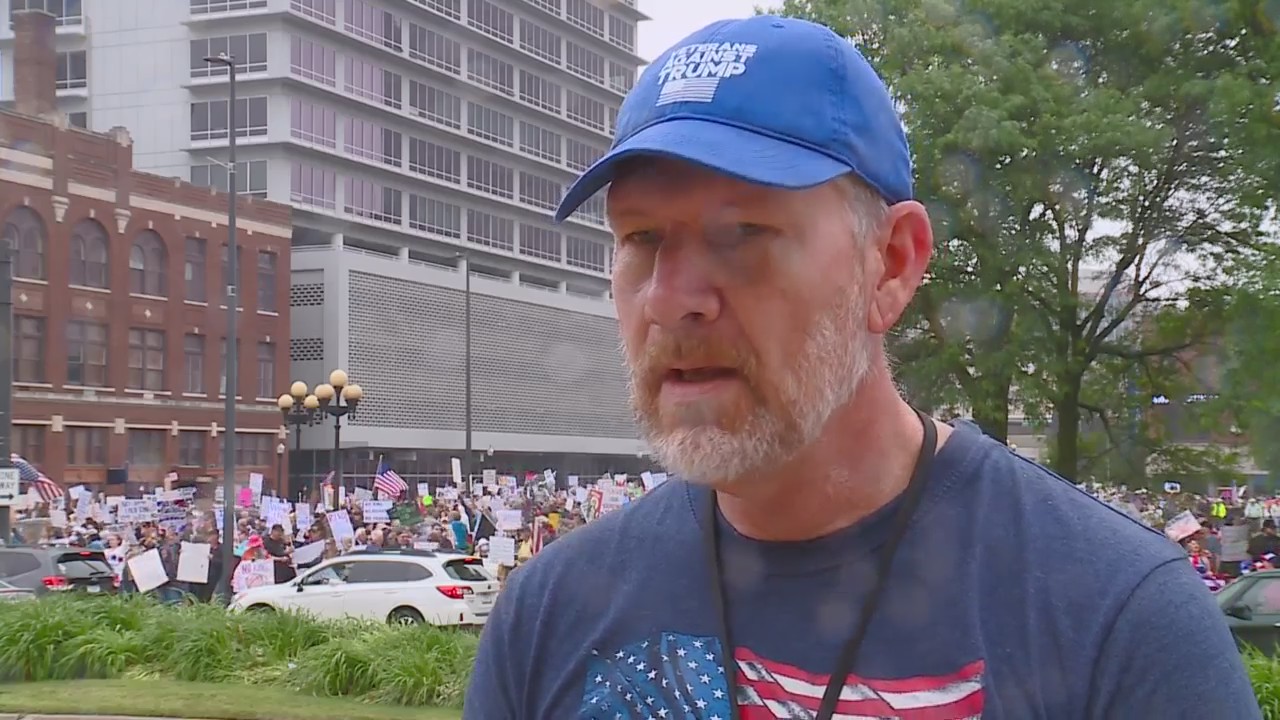 Fort Wayne joins in on nationwide ‘No Kings’ protests, honoring ...
