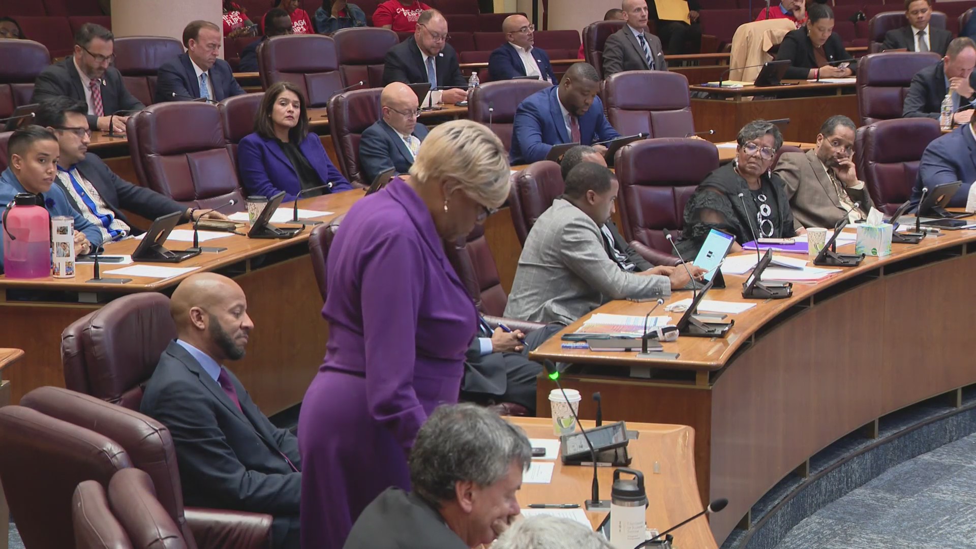 Chicago City Council approves debt refinancing plan to bridge $1 ...