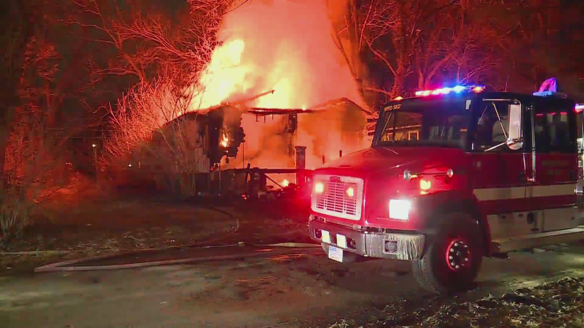Fire destroys vacant house in Washington Park – FOX 2