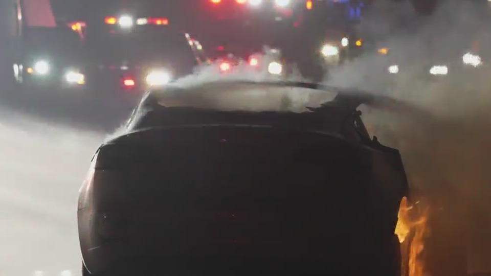 Driver killed after being thrown from car in FDR Drive crash: NYPD – PIX11