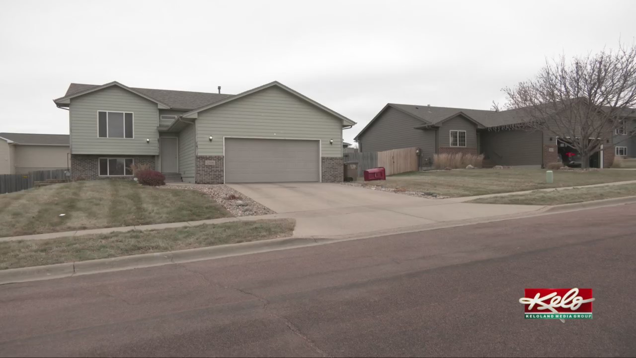 Police in Sioux Falls investigating deadly stabbing – KELOLAND.com