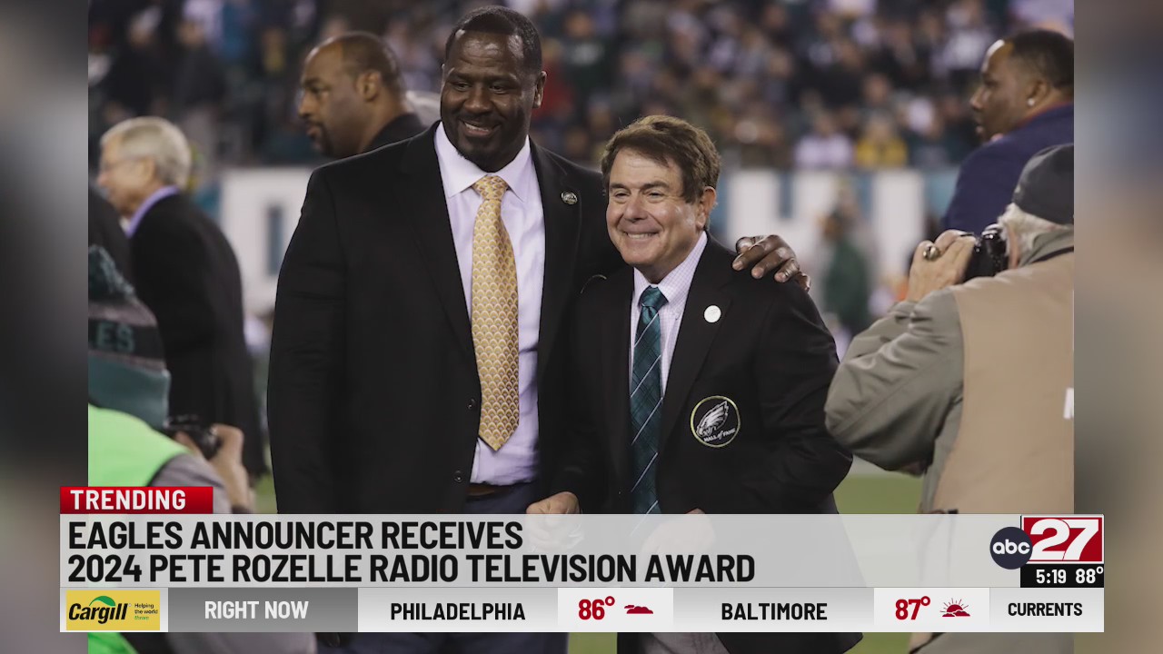 ‘Voice of the Philadelphia Eagles’ Merrill Reese receiving Pete Rozelle ...