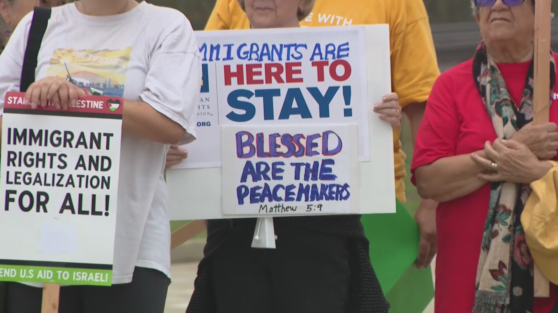 Faith leaders and activists rally against ICE operations in Chicago ...