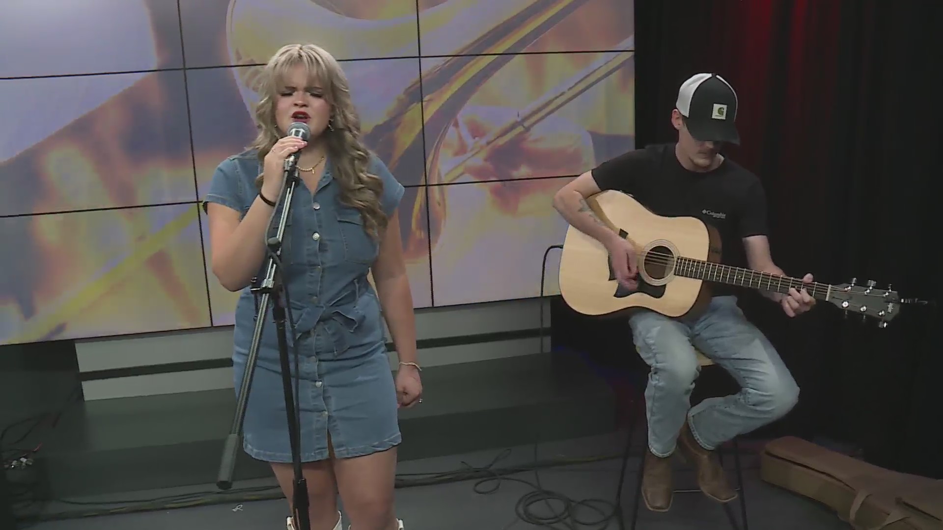 Abby Thompson performs on FOX 2 – FOX 2