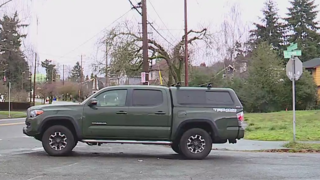 Driver killed after crashing into pole in North Portland identified ...