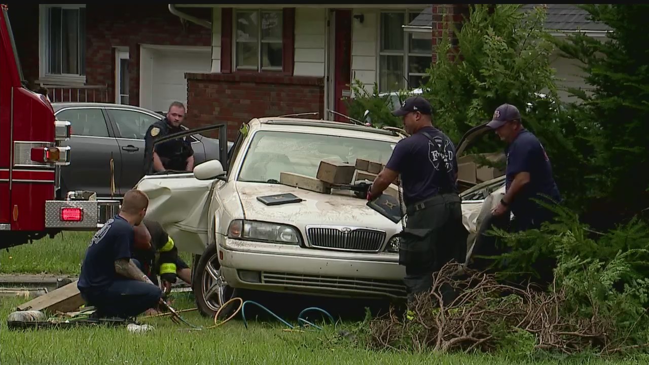 Coroner IDs man who died from injuries after South Side rollover crash ...