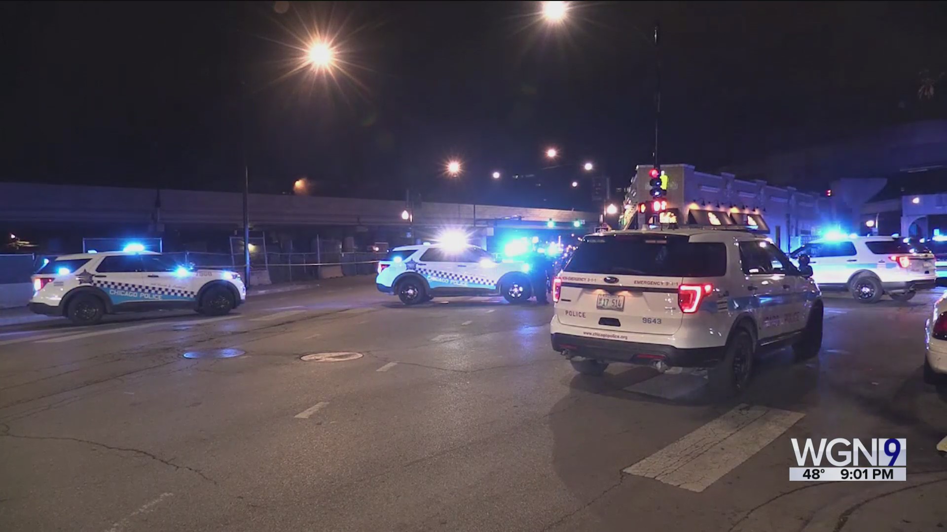 Police investigating overnight shooting in Lakeview that injured 4 – WGN-TV