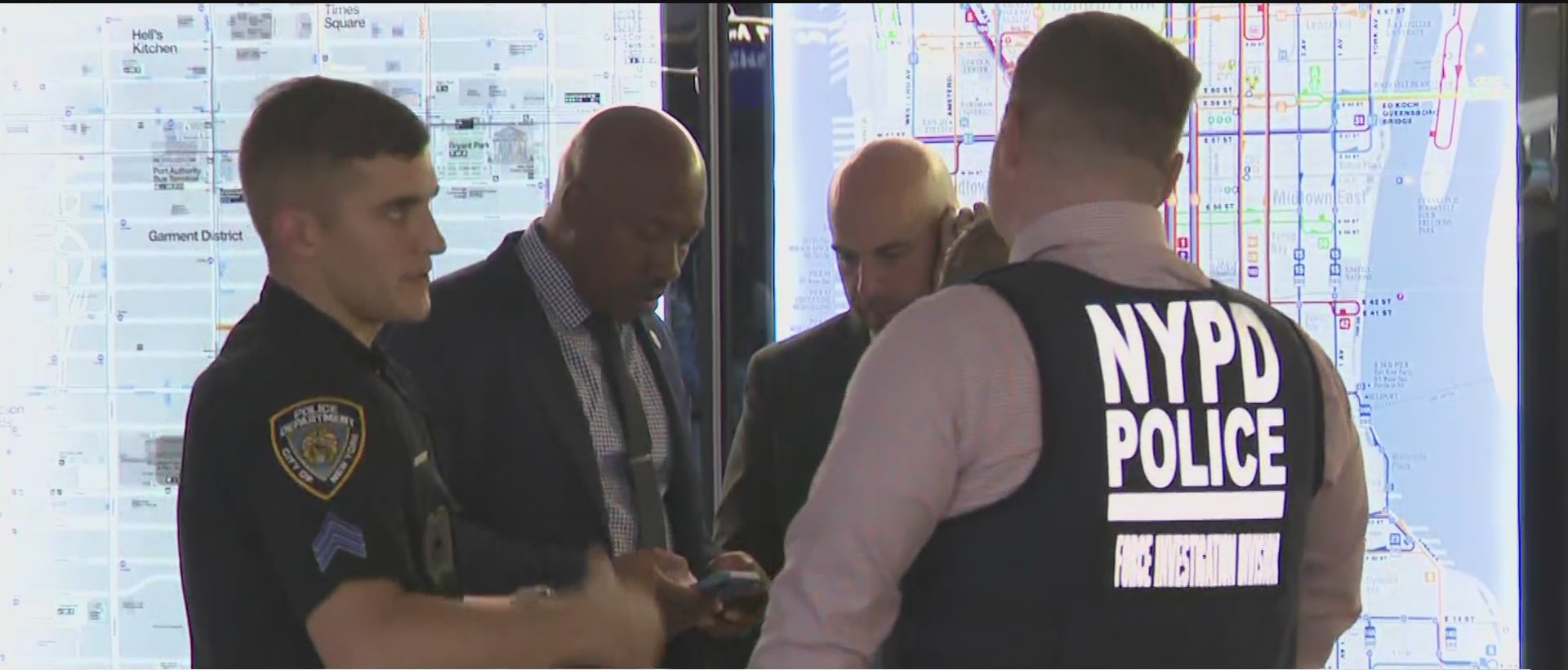Off-duty cop shoots man during alleged robbery inside Penn Station ...