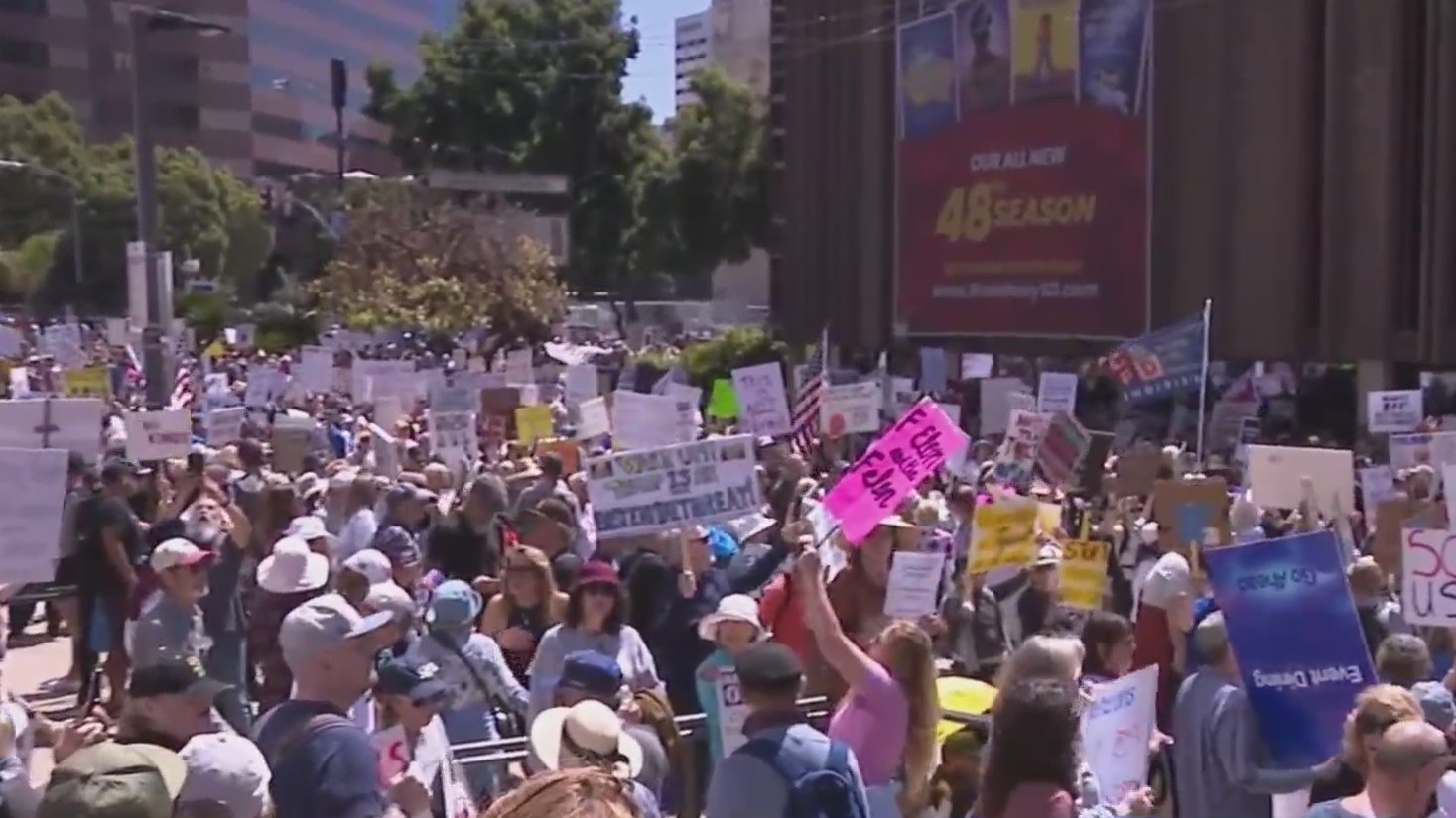 Thousands in San Diego protest Trump tariffs and service cuts – FOX 5 ...