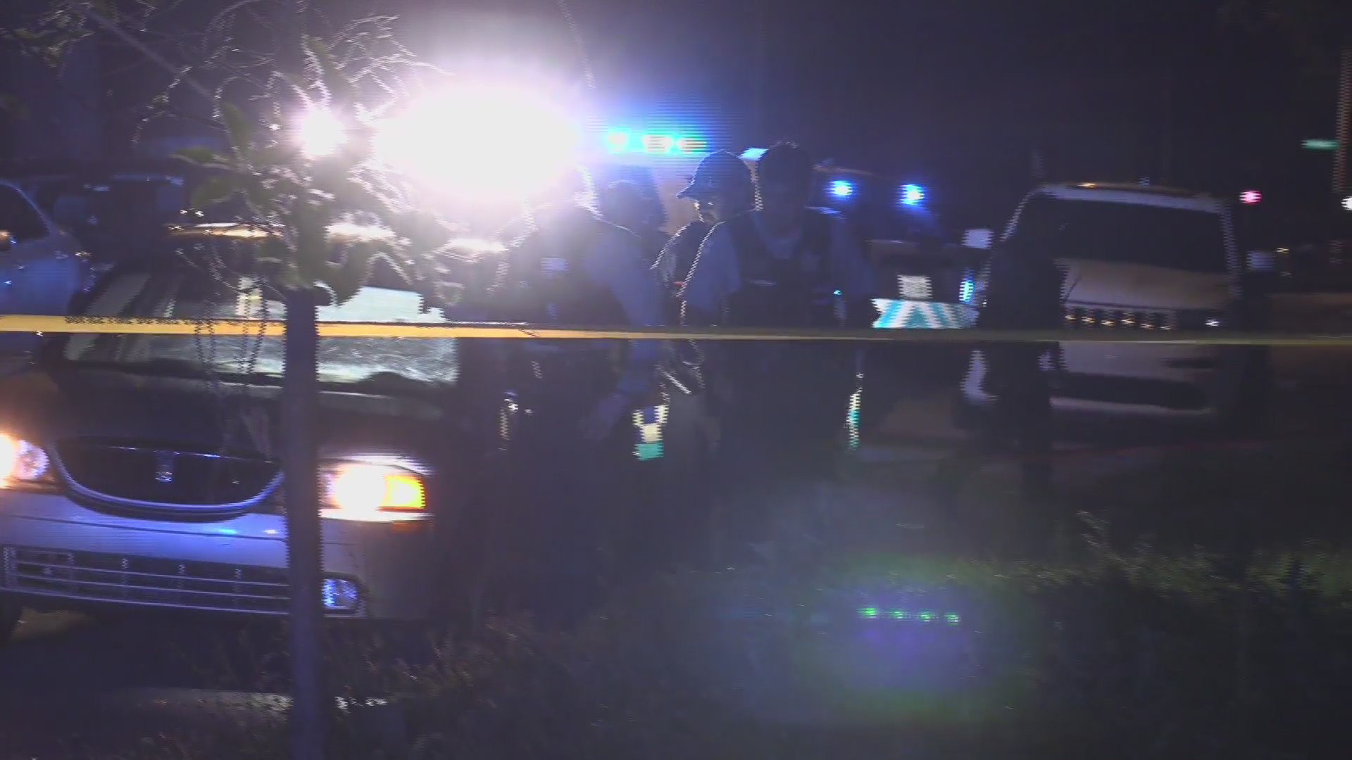 1 killed, 2 wounded after being shot while traveling in a vehicle in ...