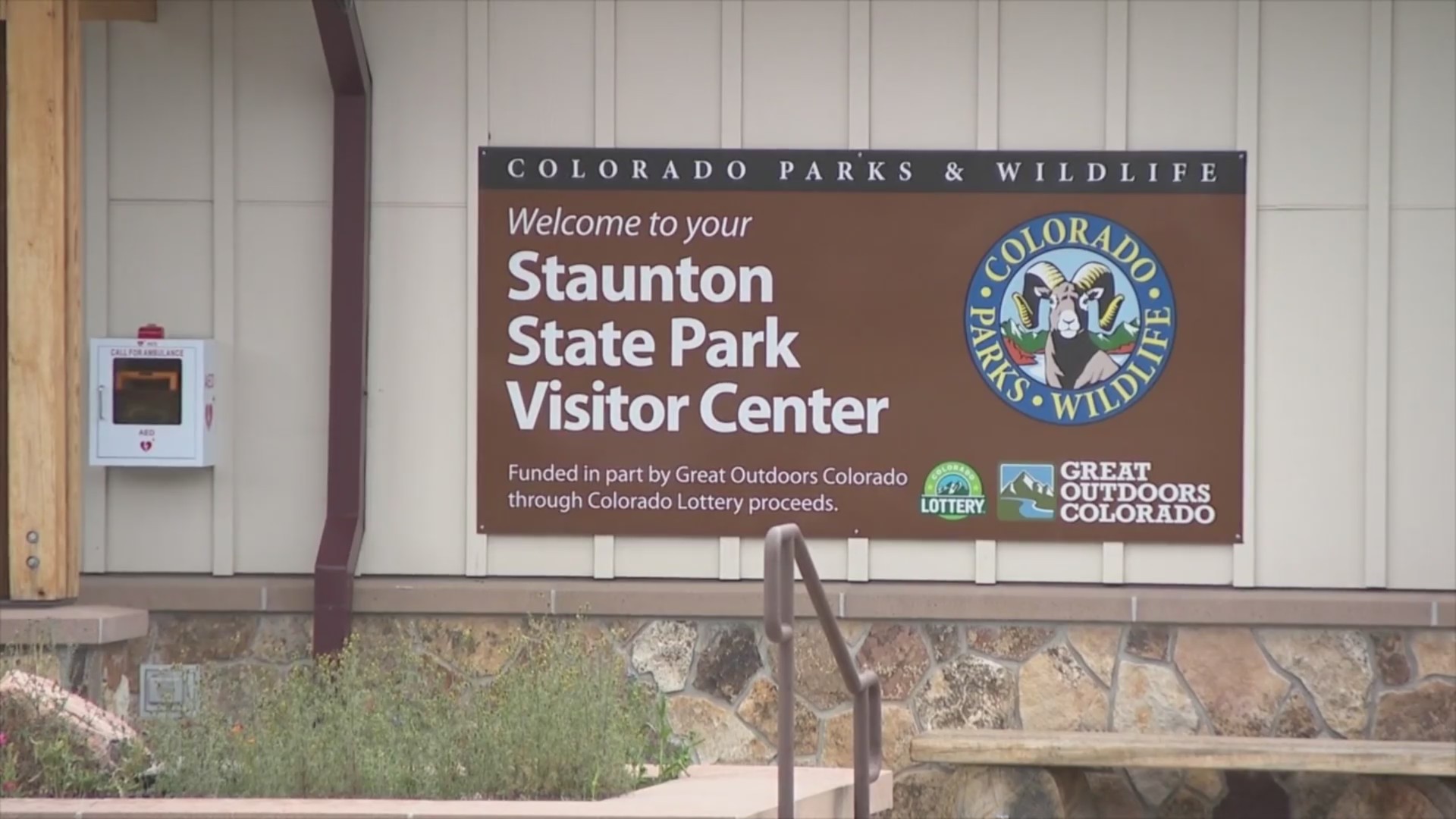Agencies continue search for park ranger stabbing suspect – FOX31 Denver