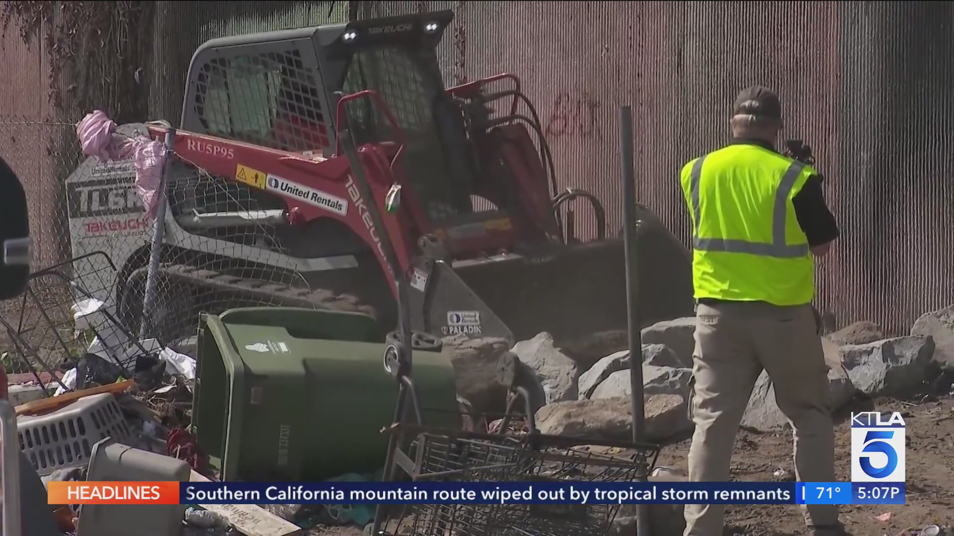 South Los Angeles homeless encampment cleared by state task force – KTLA