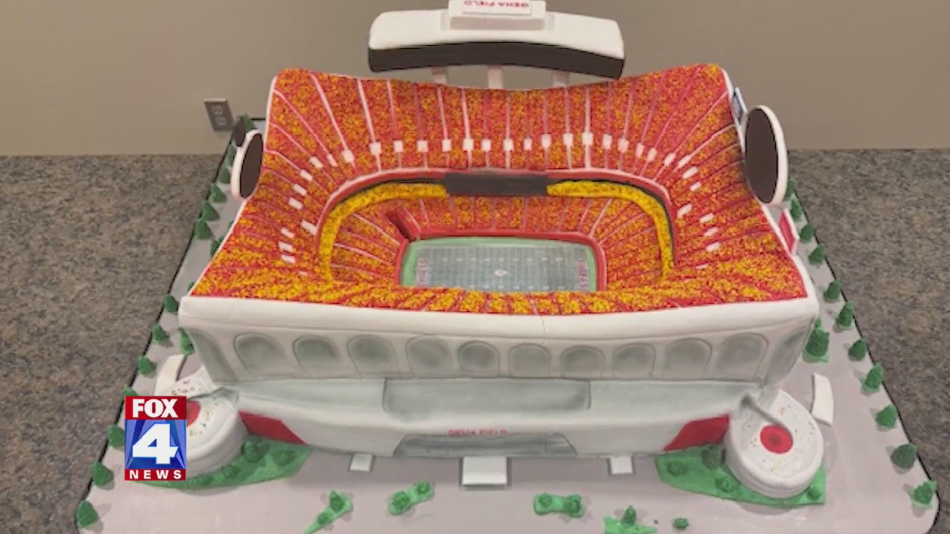 Kansas City artists craft Arrowhead Stadium replica made from cake ...