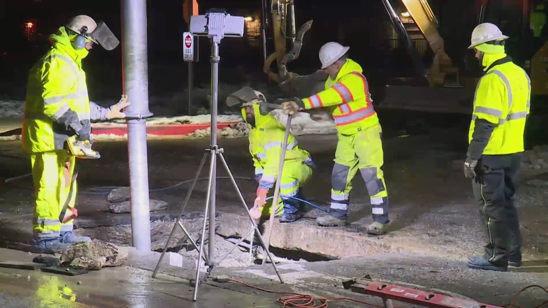 Crews working on water main break in Glendale – FOX 2