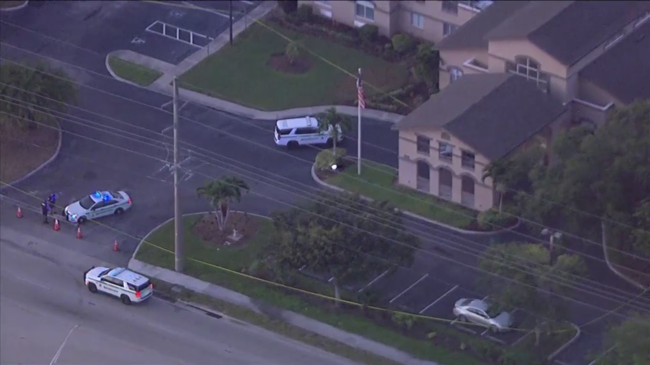 Suspect in custody after shooting Manatee County deputy in arm in ...