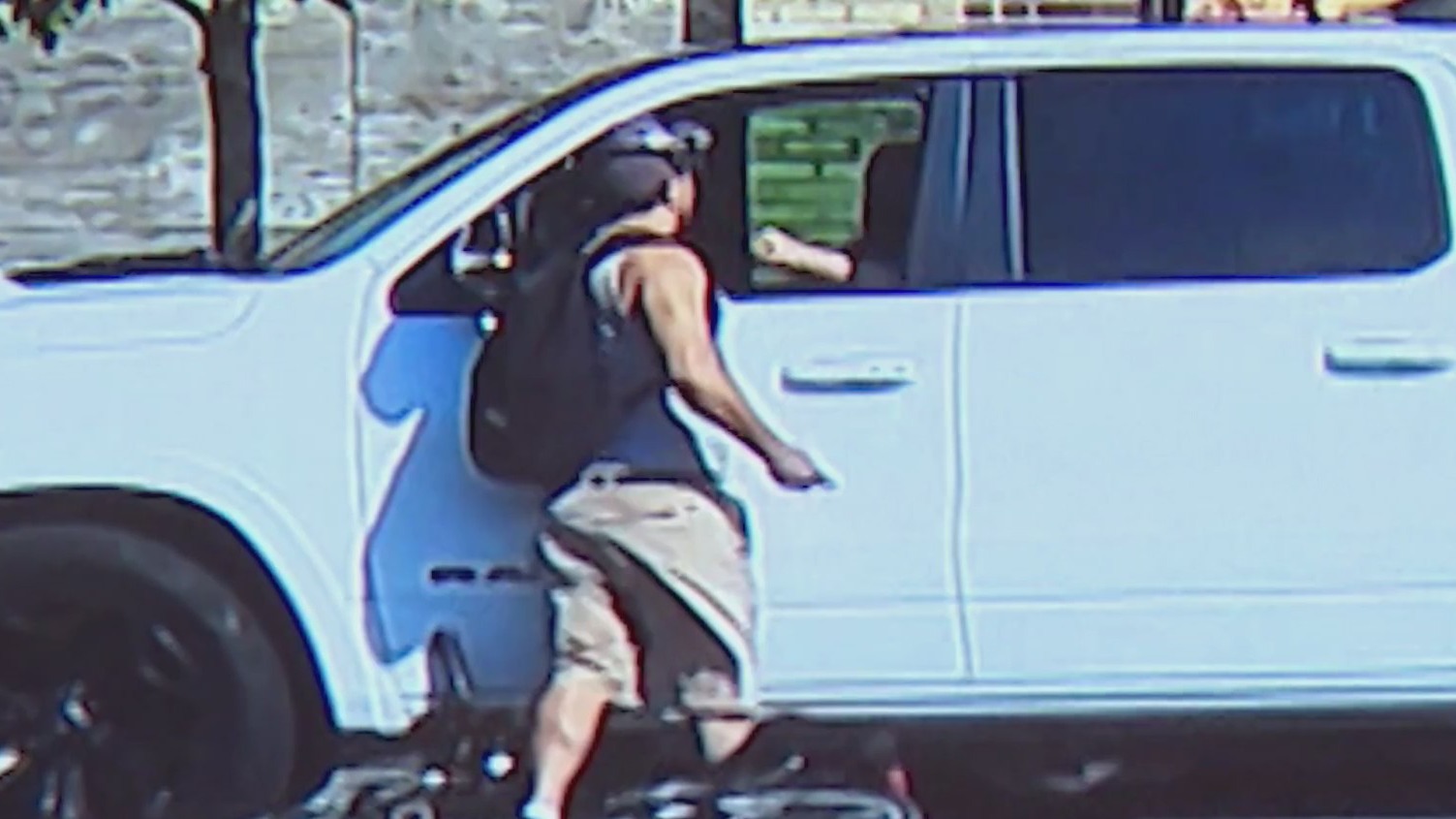 Man who violated parole charged in Des Plaines road rage stabbing ...