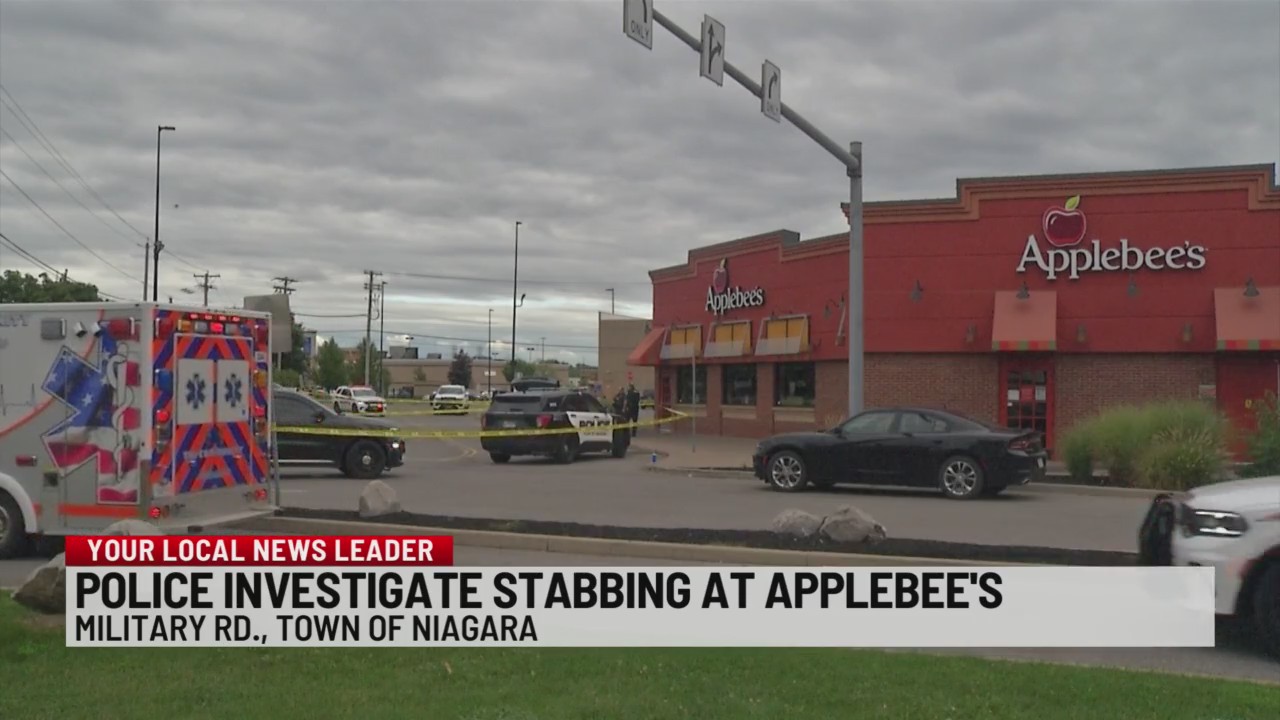 1 hospitalized, 1 in custody after stabbing at Applebee’s in Town of ...