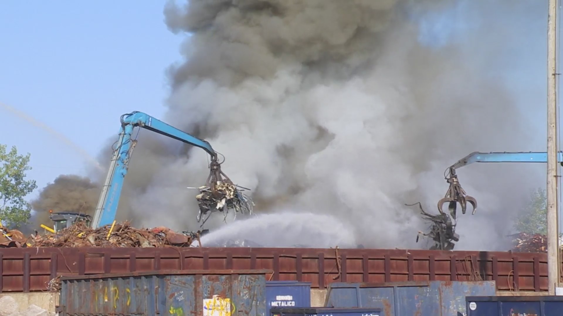 Crews battle large scrap metal yard fire for several hours in DeWitt – WSYR