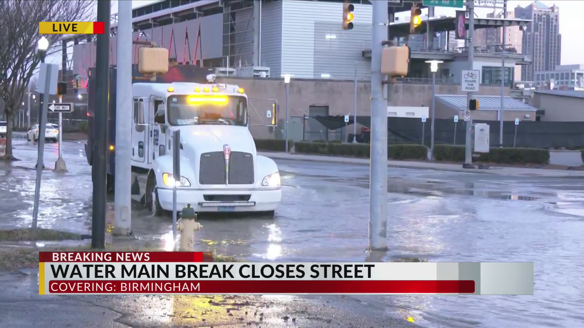 Water main break closes street in downtown Birmingham – CBS 42