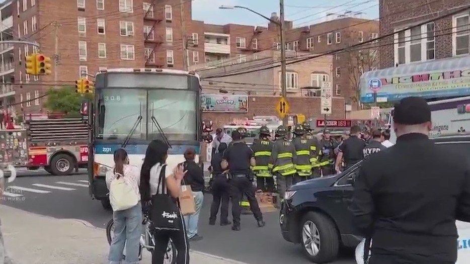 Man, 87, hit by MTA bus in Brooklyn: NYPD – PIX11