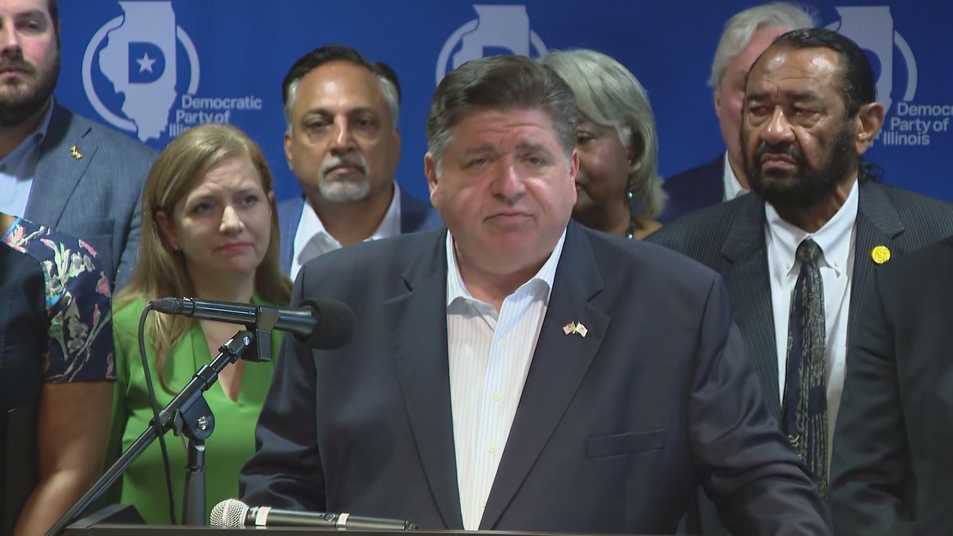 Texas Democrats stay put in Illinois as redistricting standoff ...