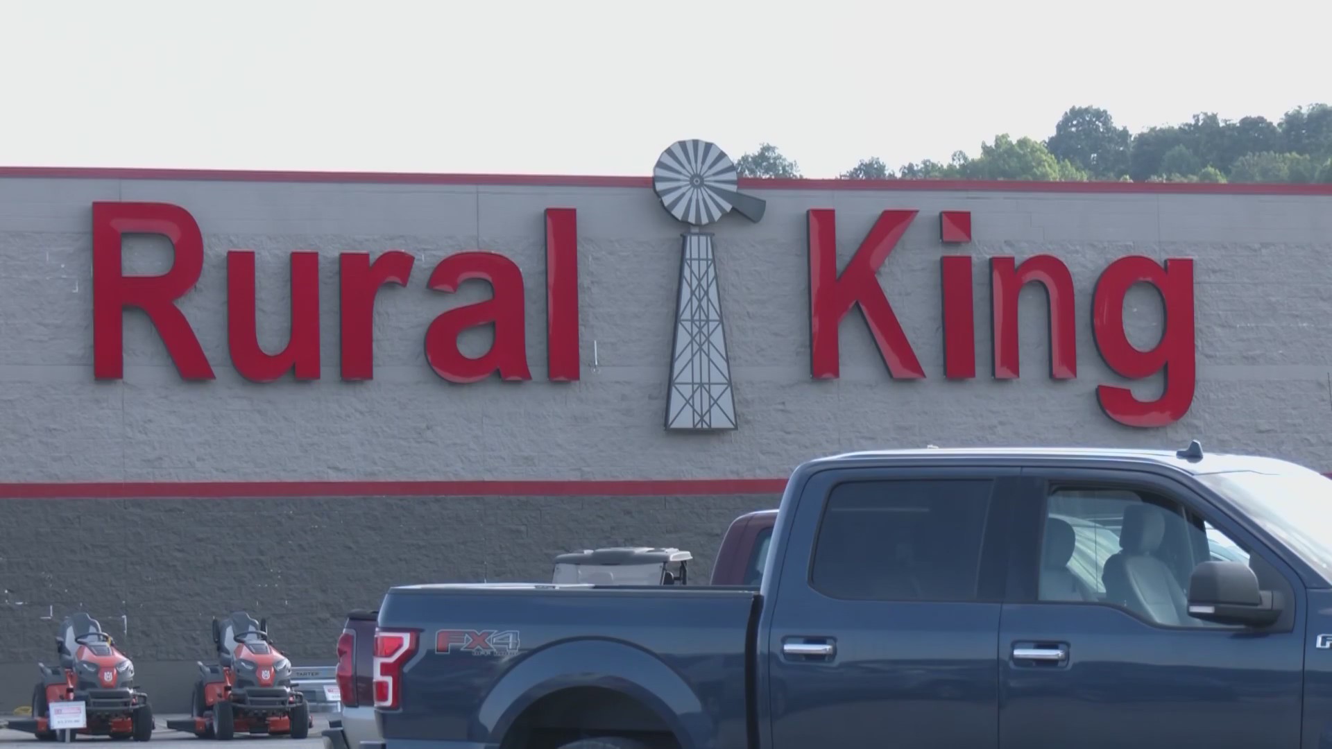 Man found dead on Rural King roof identified – WOWK 13 News