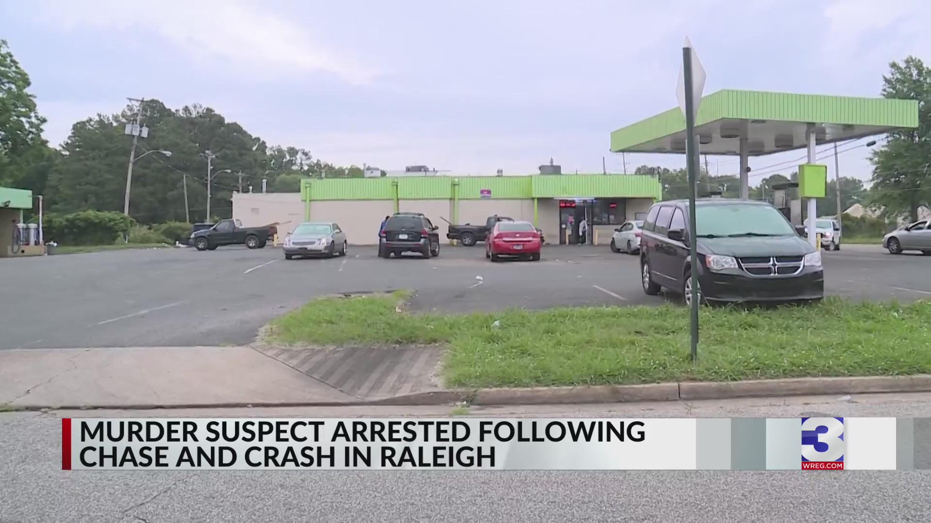 Man wanted for murder flees from police with children in car: MPD ...