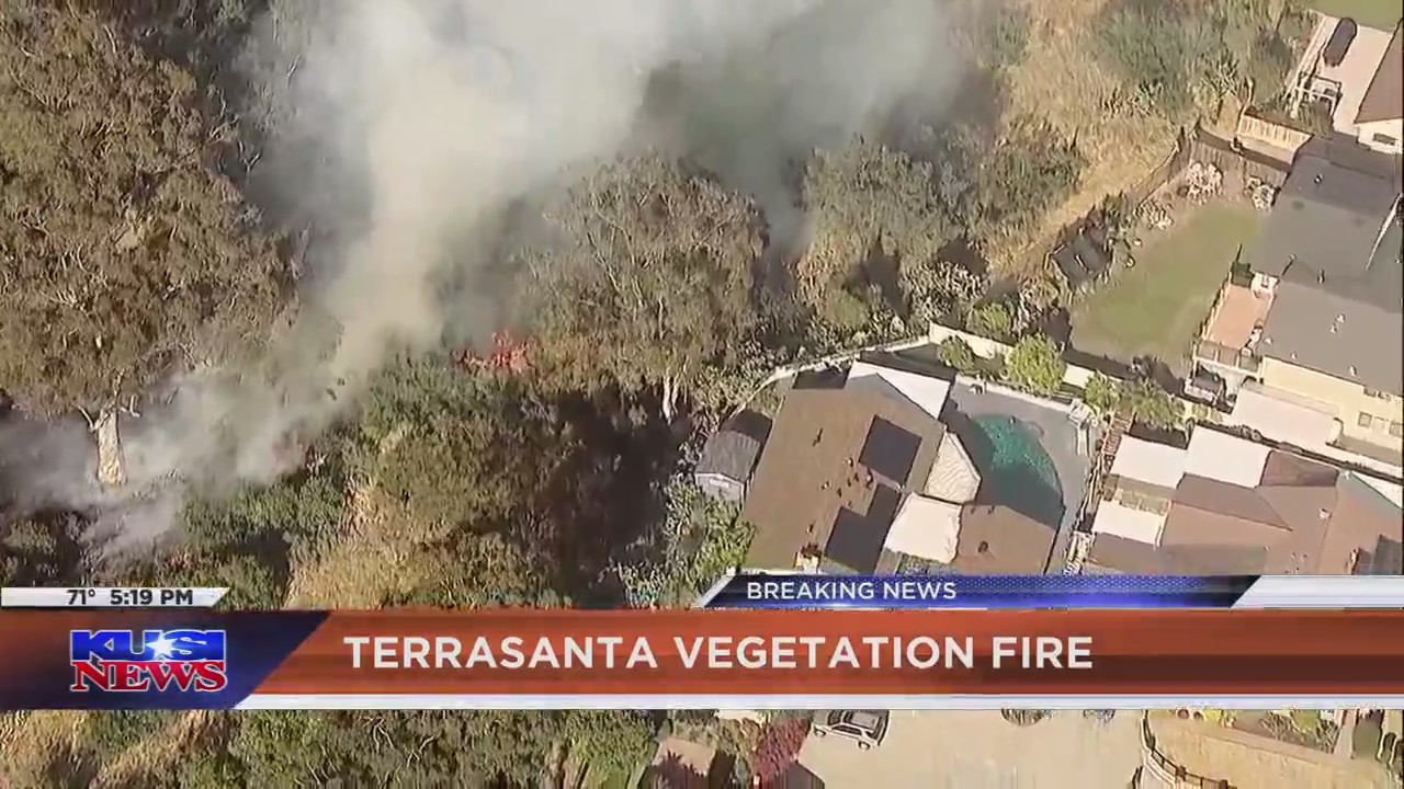 Brush fire erupts near homes in Tierrasanta – FOX 5 San Diego & KUSI News