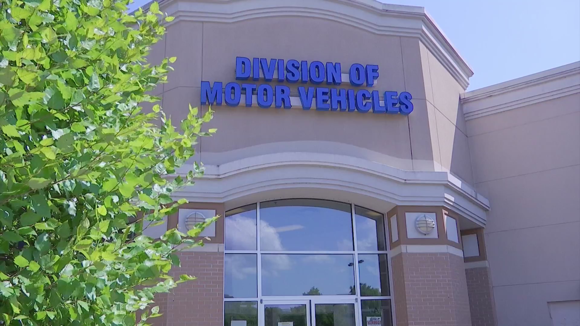 Driver’s licenses, vehicle renewals unavailable due to issues at WV DMV