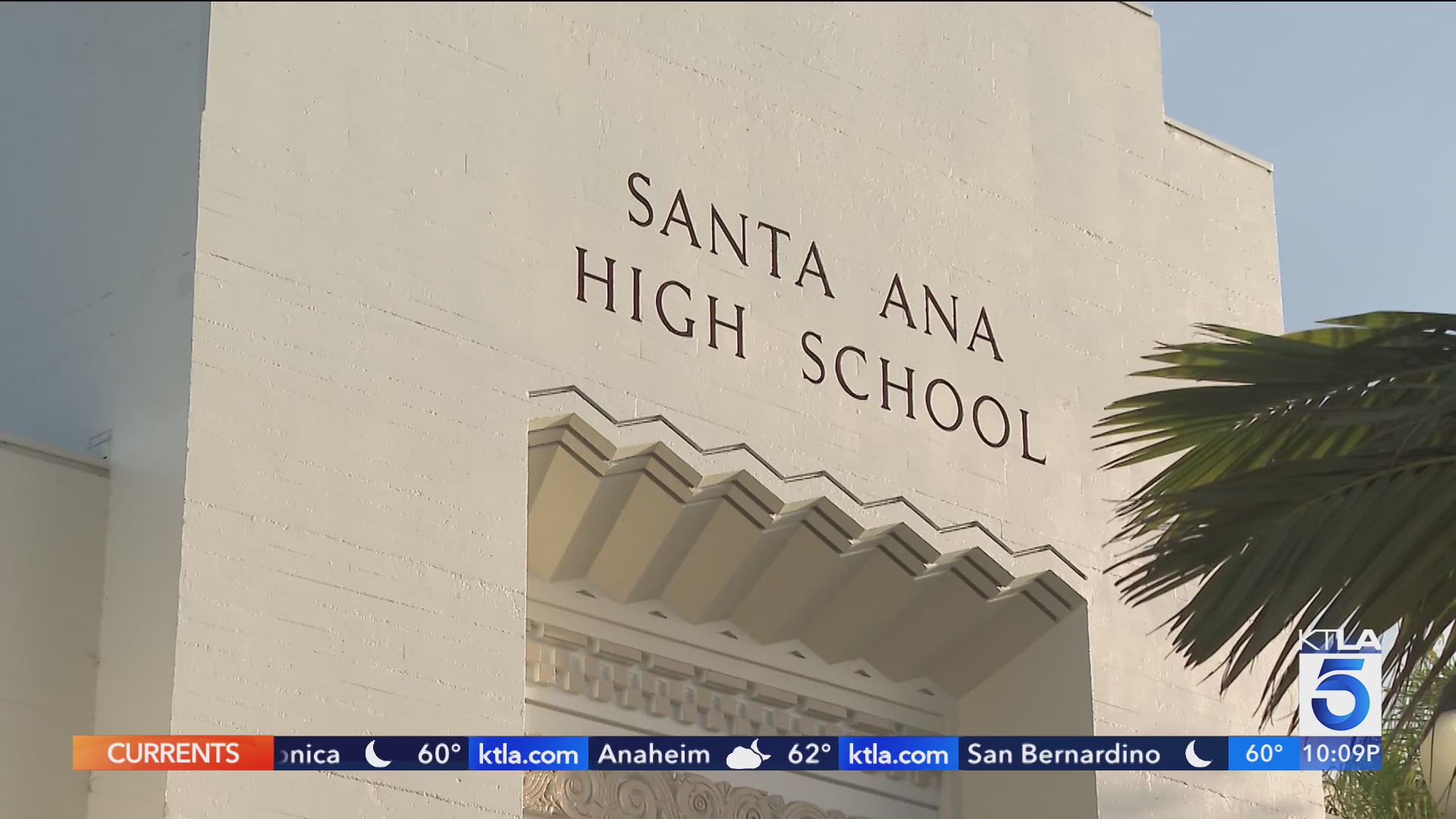 Teen charged with murder in deadly Santa Ana High stabbing – KTLA
