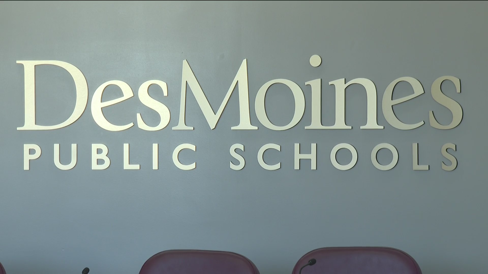 Des Moines School Board places Superintendent Dr. Roberts on unpaid ...
