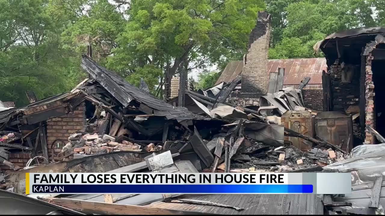 Kaplan family loses everything in a house fire(01)
