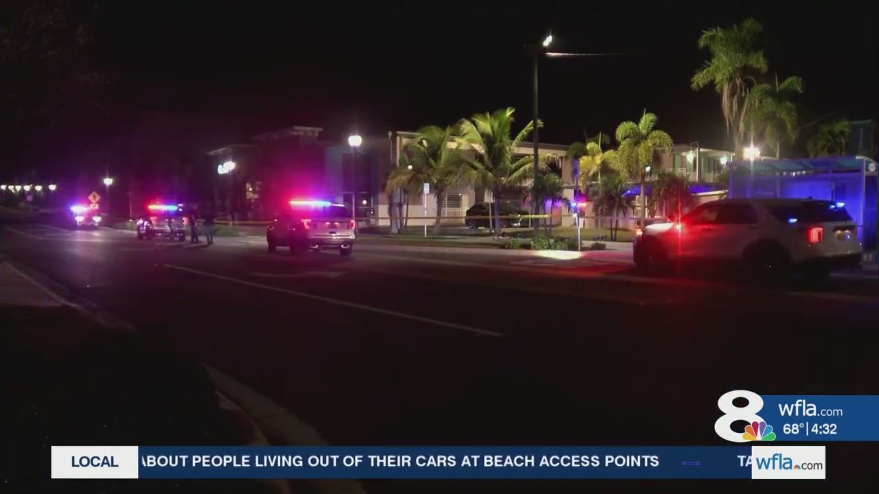 2 hospitalized after stabbing in Clearwater, officers say – WFLA
