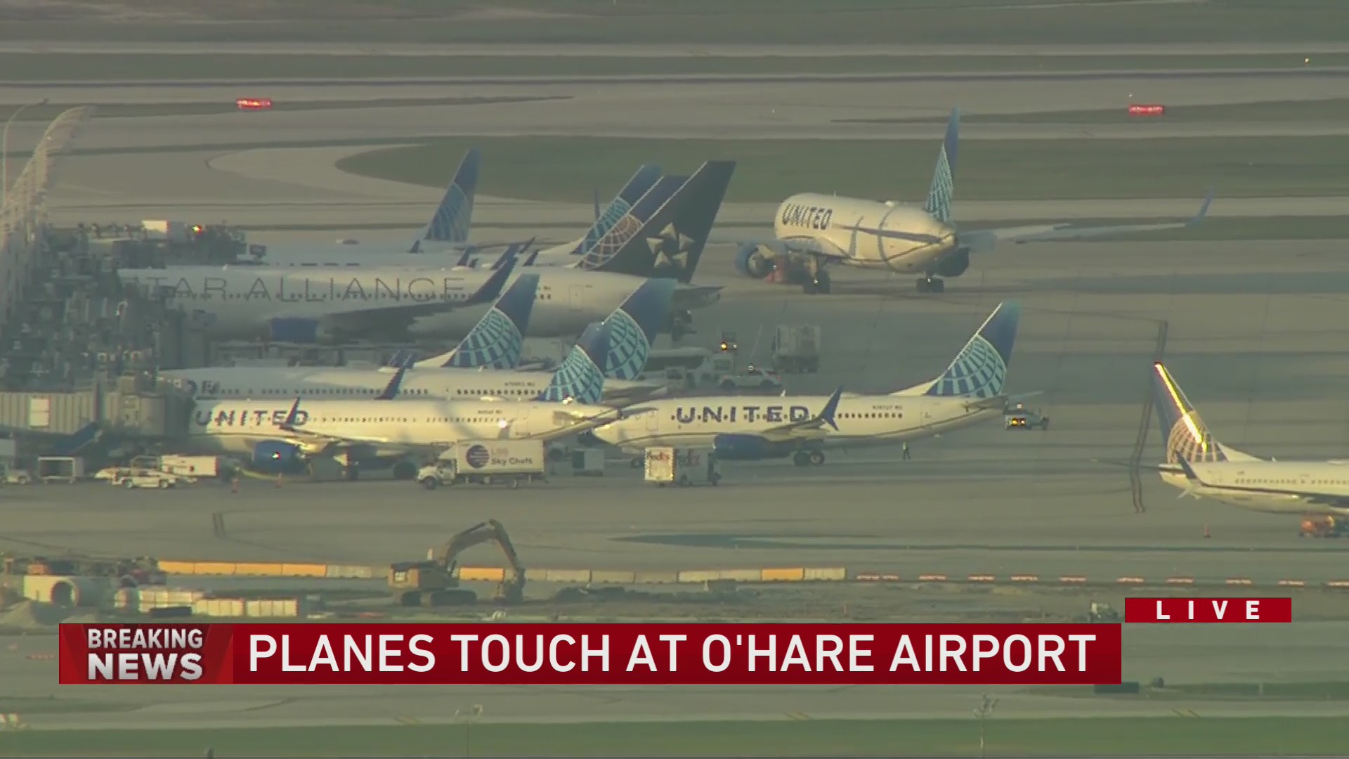 Planes touch at Chicago O'Hare International Airport, image size:1920x1080