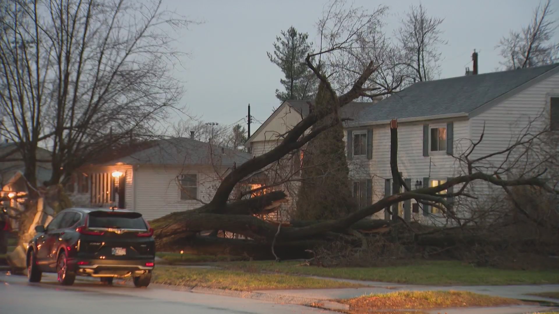 Wednesday storms leave behind path of damage in northwest Indiana – WGN-TV