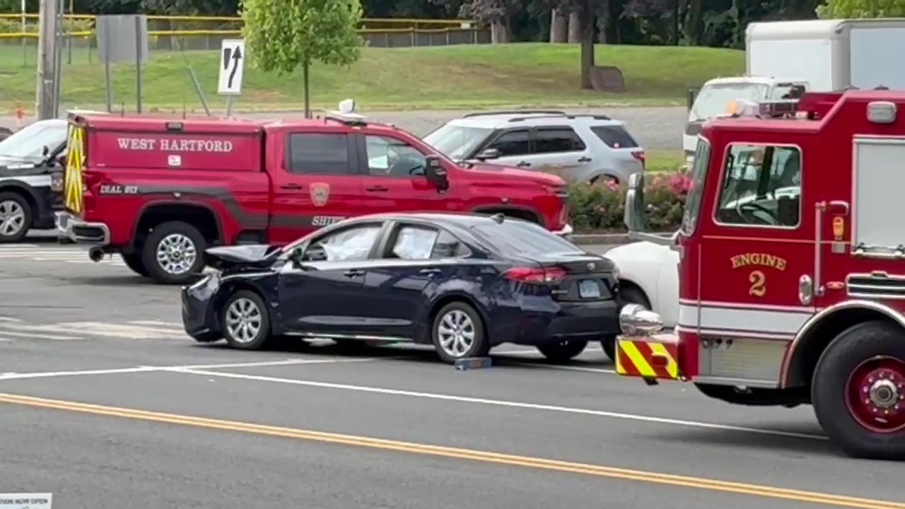 VIDEO: Minor injuries reported after car runs red light, crashes into ...