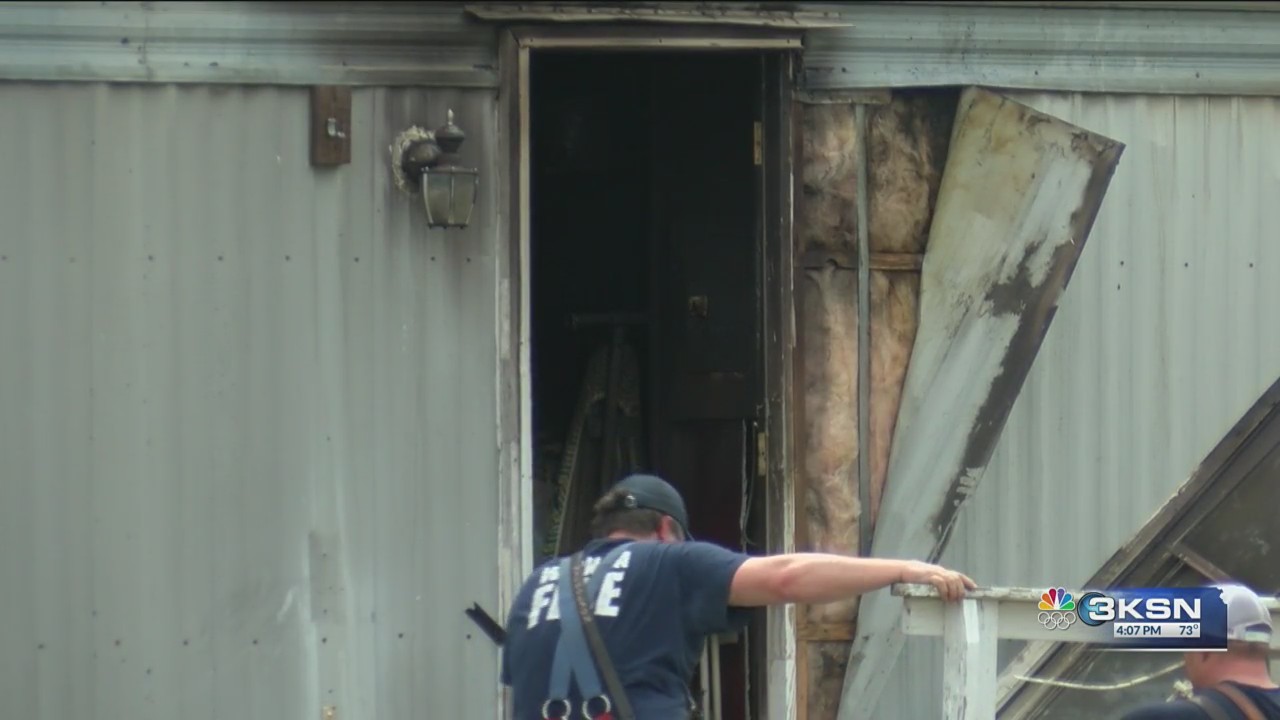 Mobile home total loss after fire west of Wichita – KSN-TV