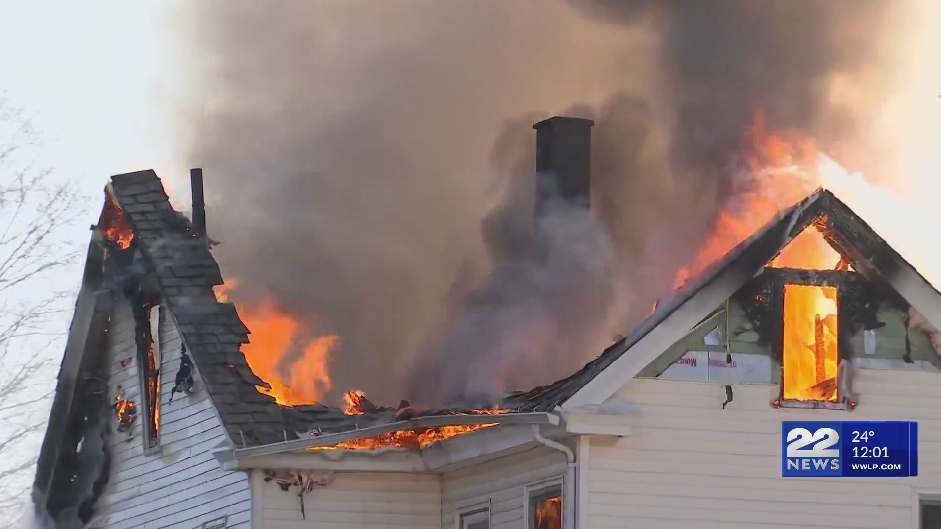 Crews work to put out house fire on Dubois Street in Westfield – WWLP