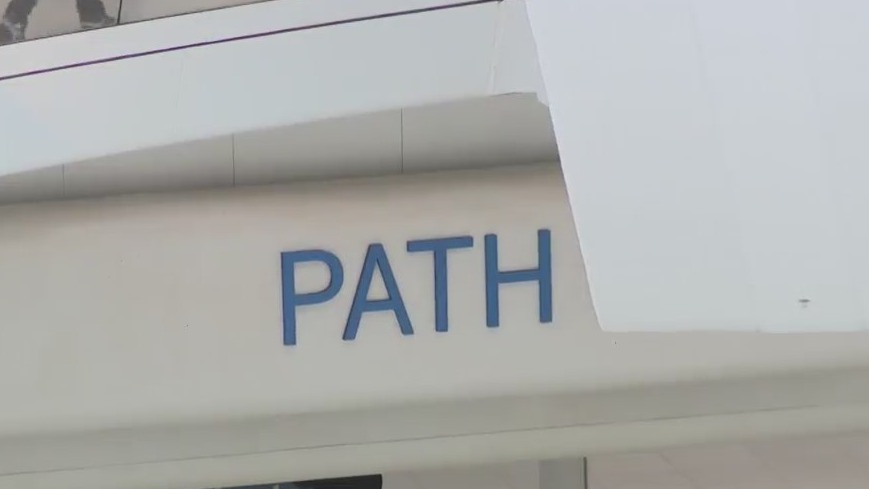 Path Tap Mordering PATH tap-and-go available at all New Jersey stations – PIX11