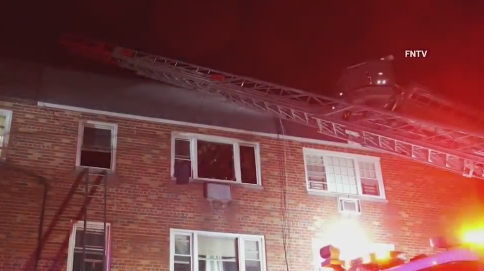 Man killed, another injured in apartment fire in the Bronx: NYPD – PIX11