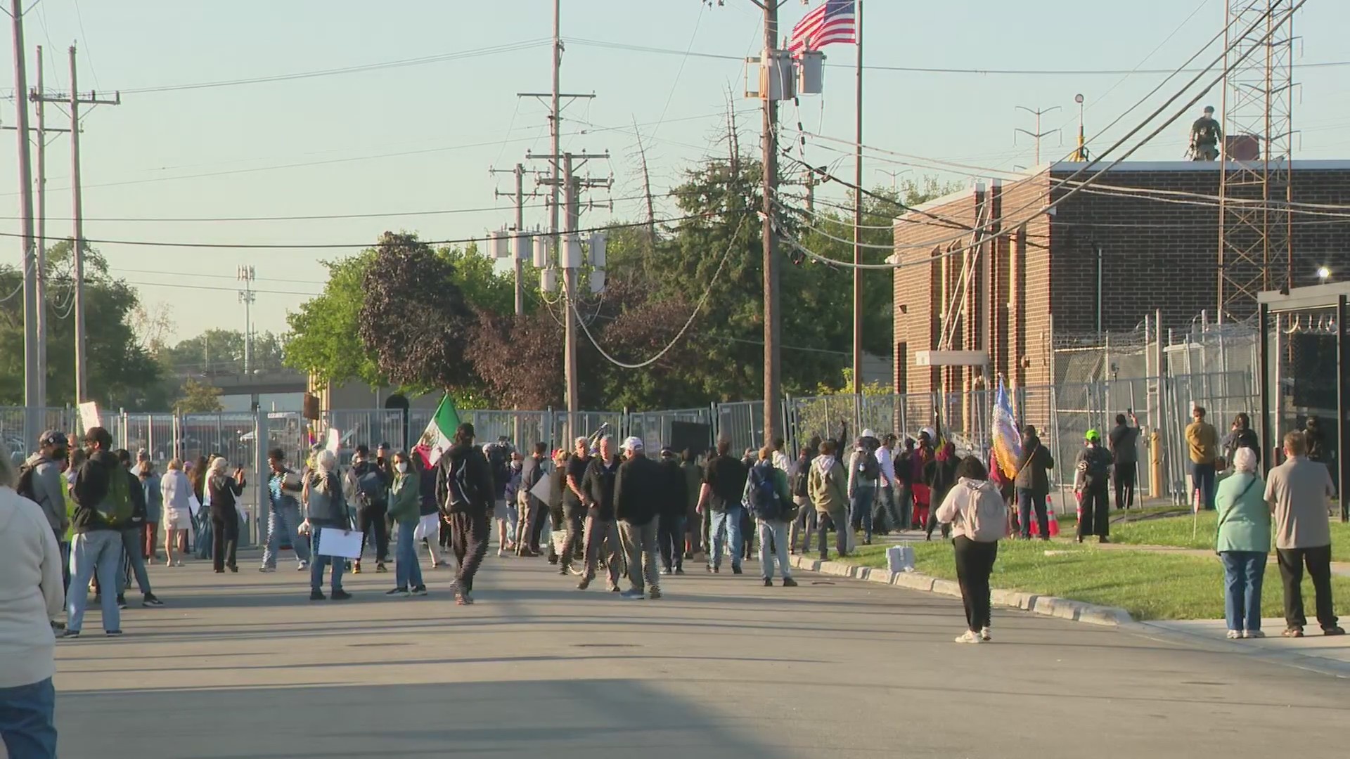 Broadview mayor calls on Homeland Security to scale back after ICE ...