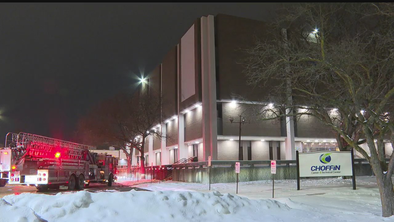 Crews respond to Youngstown career center fire – WKBN.com