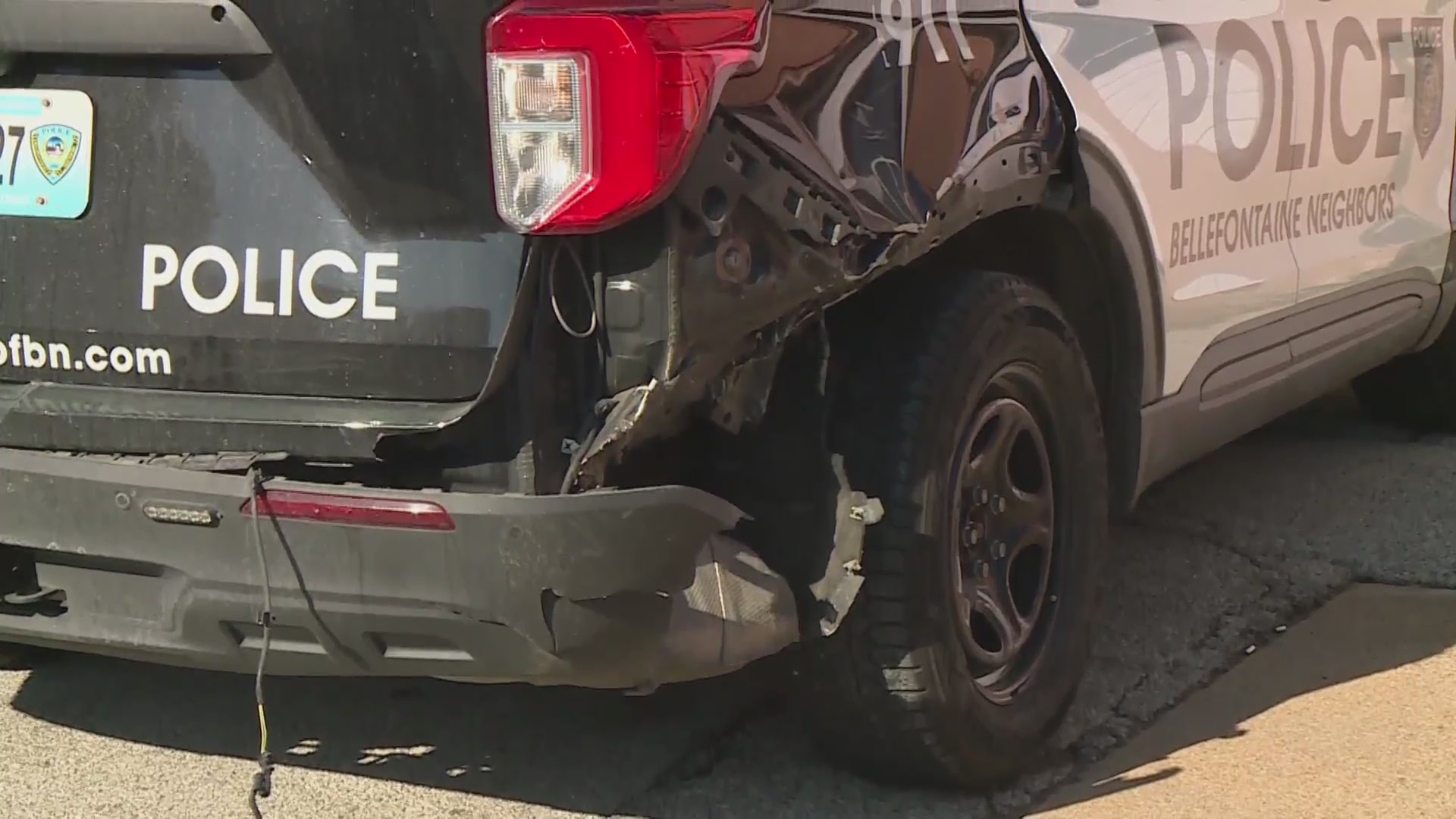 Caught on Camera Driver crashes into police vehicle – FOX 2