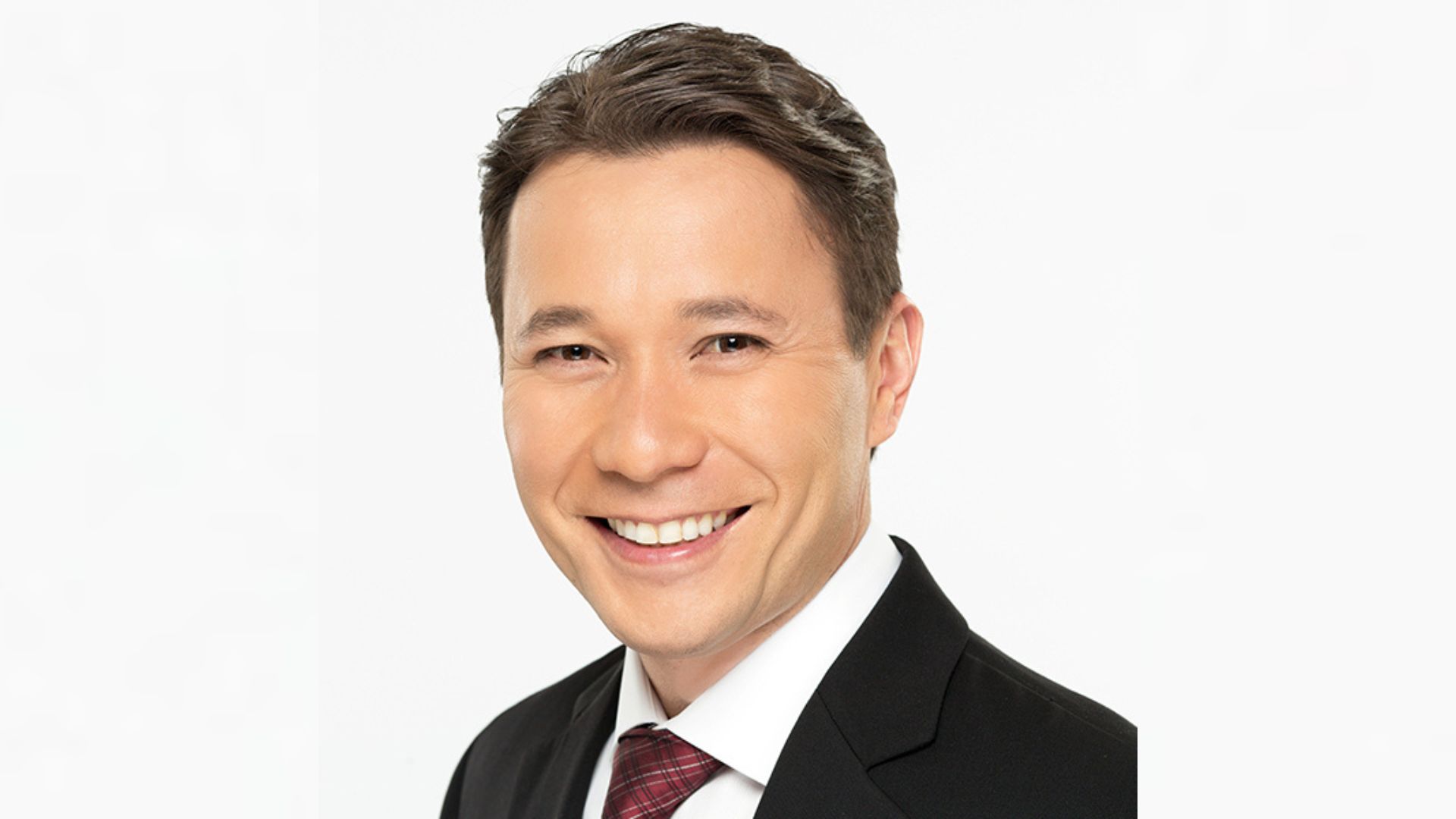 KHON2 s Justin Cruz named one of U S s Sexiest Anchors KHON2