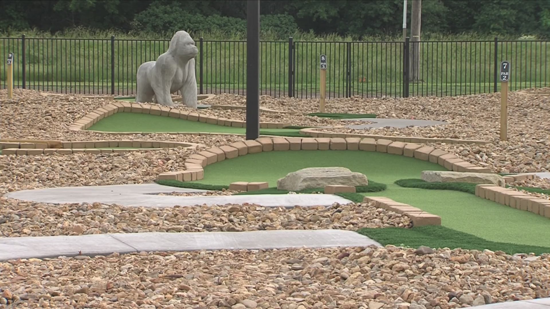 Pittsburg mini golf course officially reopens KSNF/KODE