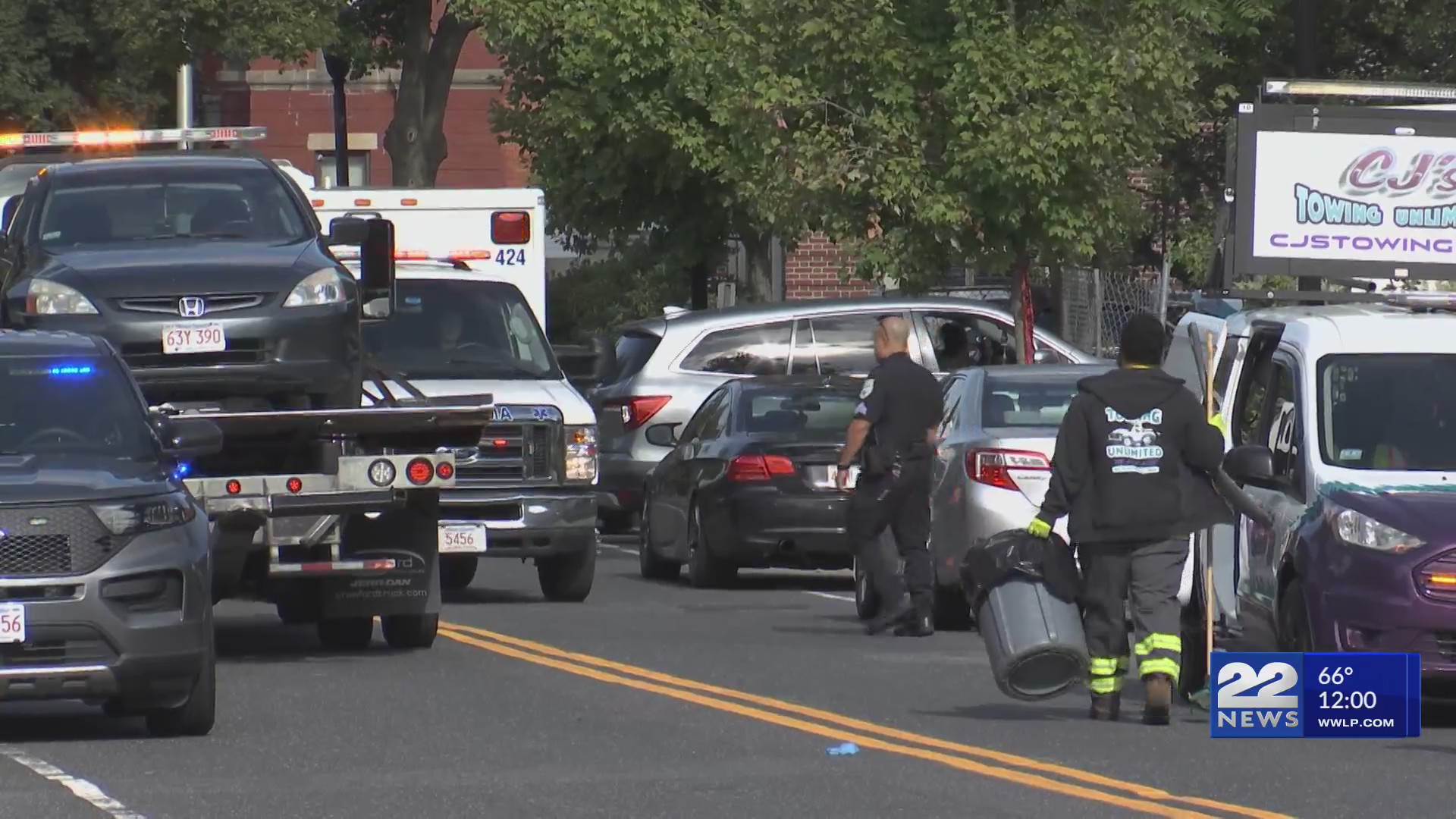 Springfield police cruiser hits pedestrian after stop sign crash – WWLP